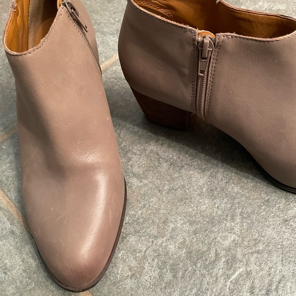 Brand new size 10 Lucky Brand leather boots - Picture 4 of 4